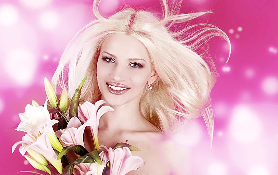 Красивые блондинки с цветами открытка