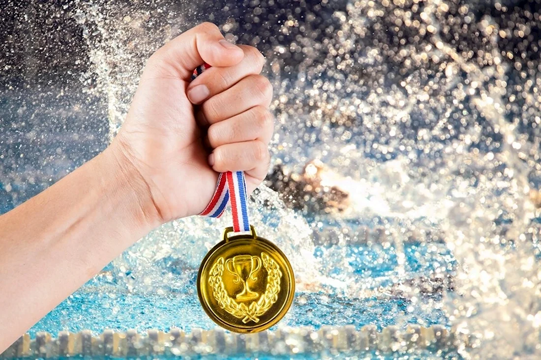 Медаль по плаванию 1 место. Открытка для мужчины