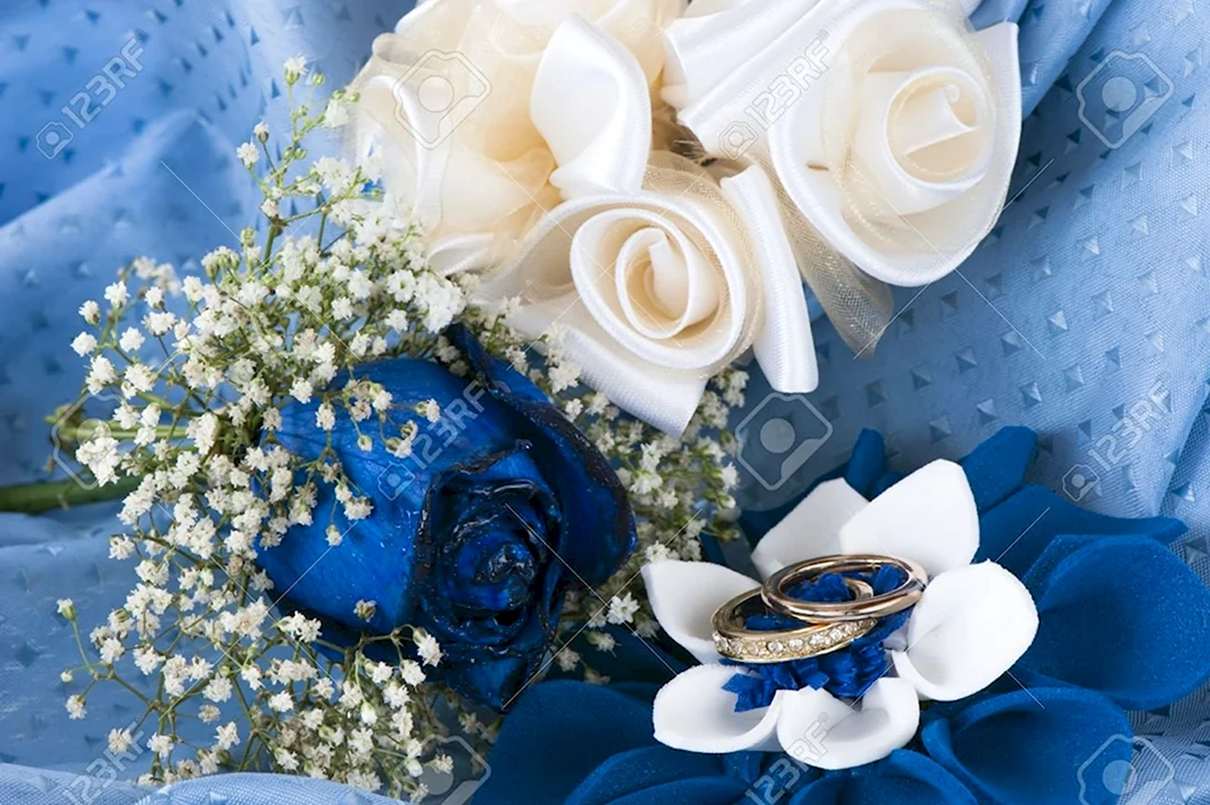 Открытка с днем свадьбы в голубых тонах открытка