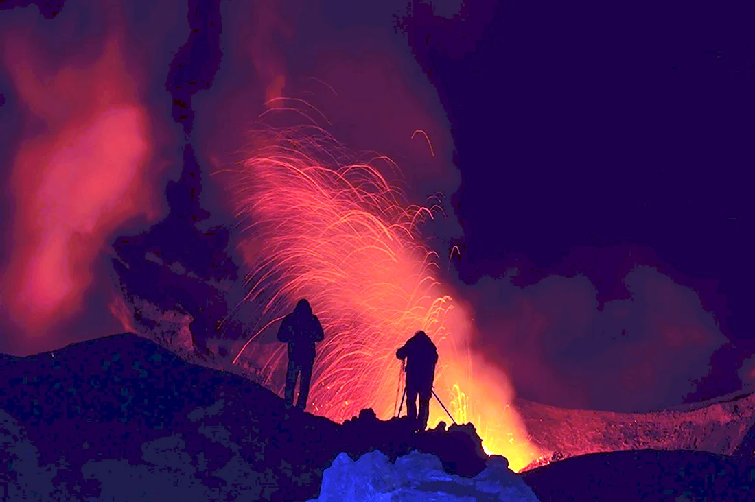 Россия извержение вулкана плоский Толбачик. Открытка, картинка с поздравлением, с праздником