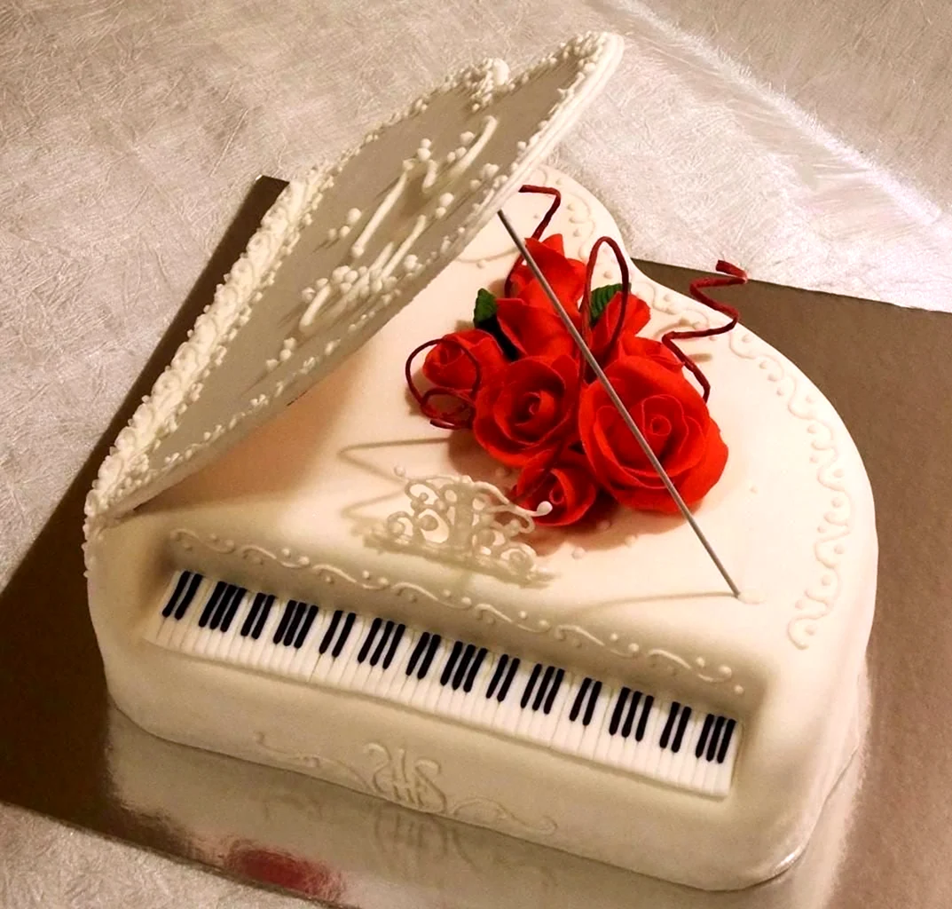 С днём рождения женщине пианистке открытка