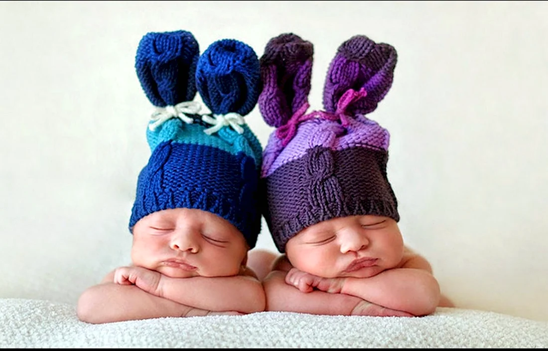 С рождением малышей двойняшек. Открытка для мужчины