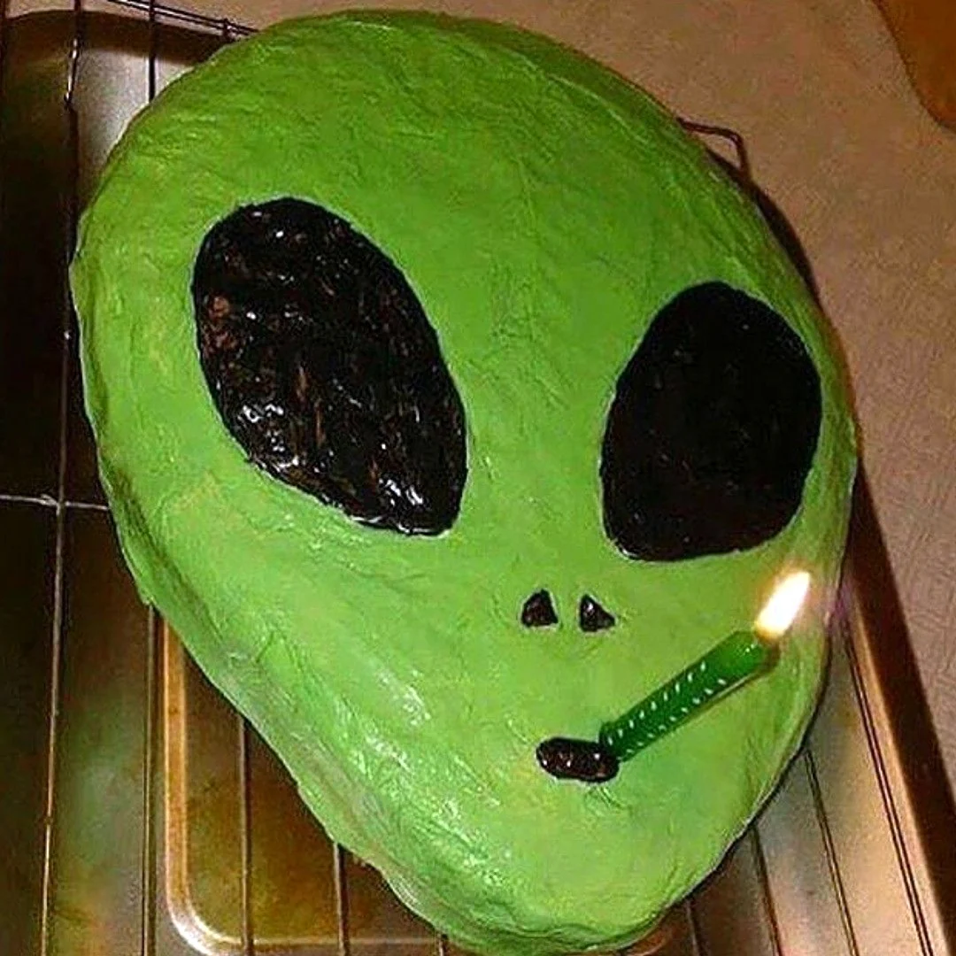 Торт инопланетянин. Открытка для мужчины