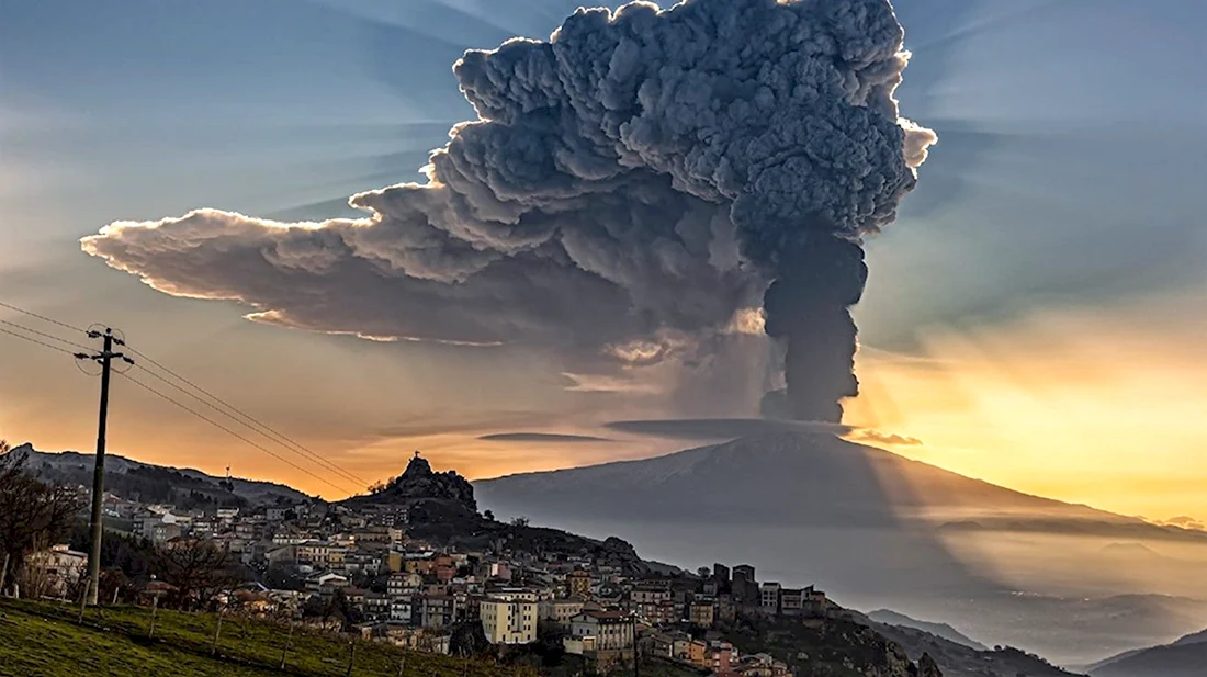 Вулкан Везувий 2020. Открытка, картинка с поздравлением, с праздником