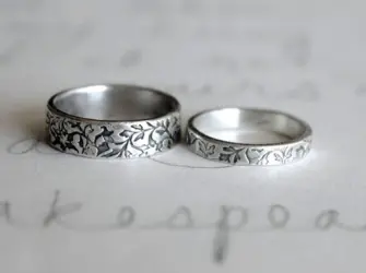 Оловянные кольца с гравировкой. Свадебная открытка
