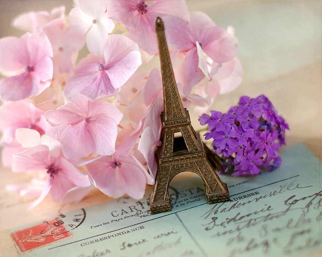Париж цветы. Открытка с юбилеем. Поздравление с юбилеем