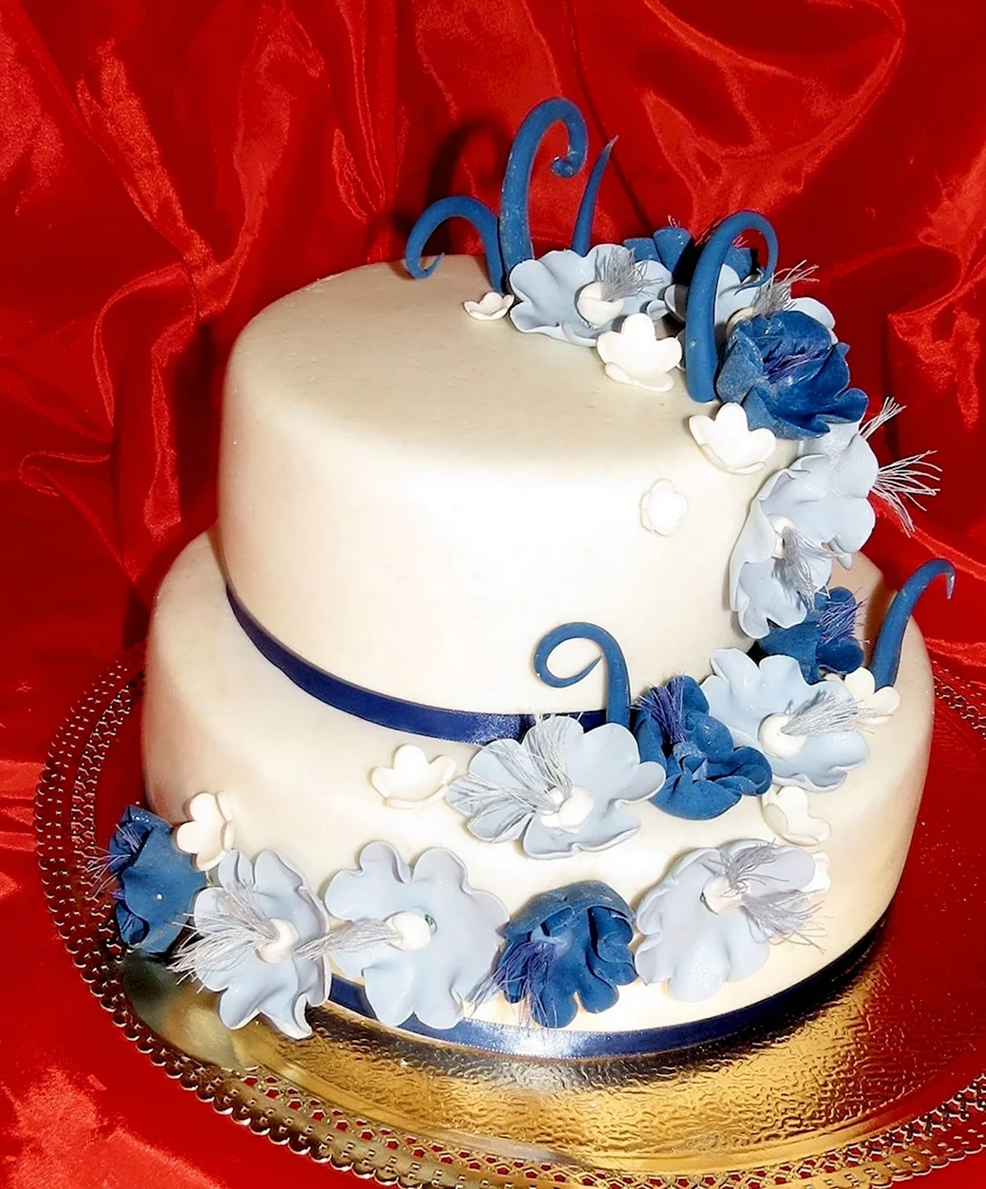 Свадебный торт двухъярусный. Свадебная открытка